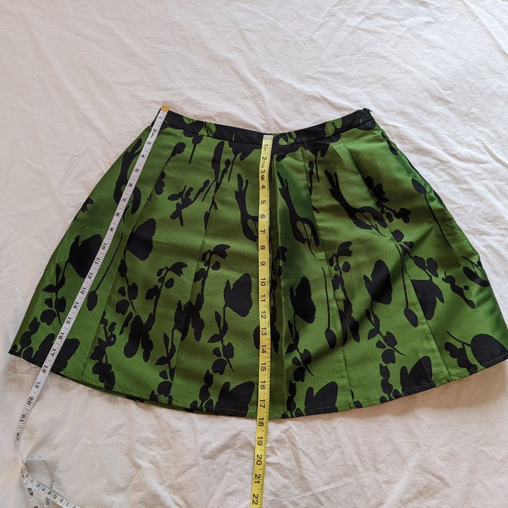 EUC Modcloth Ark & Co Ver-dance Partner Skirt, Green & Black Floral in Medium - Picture 15 of 16